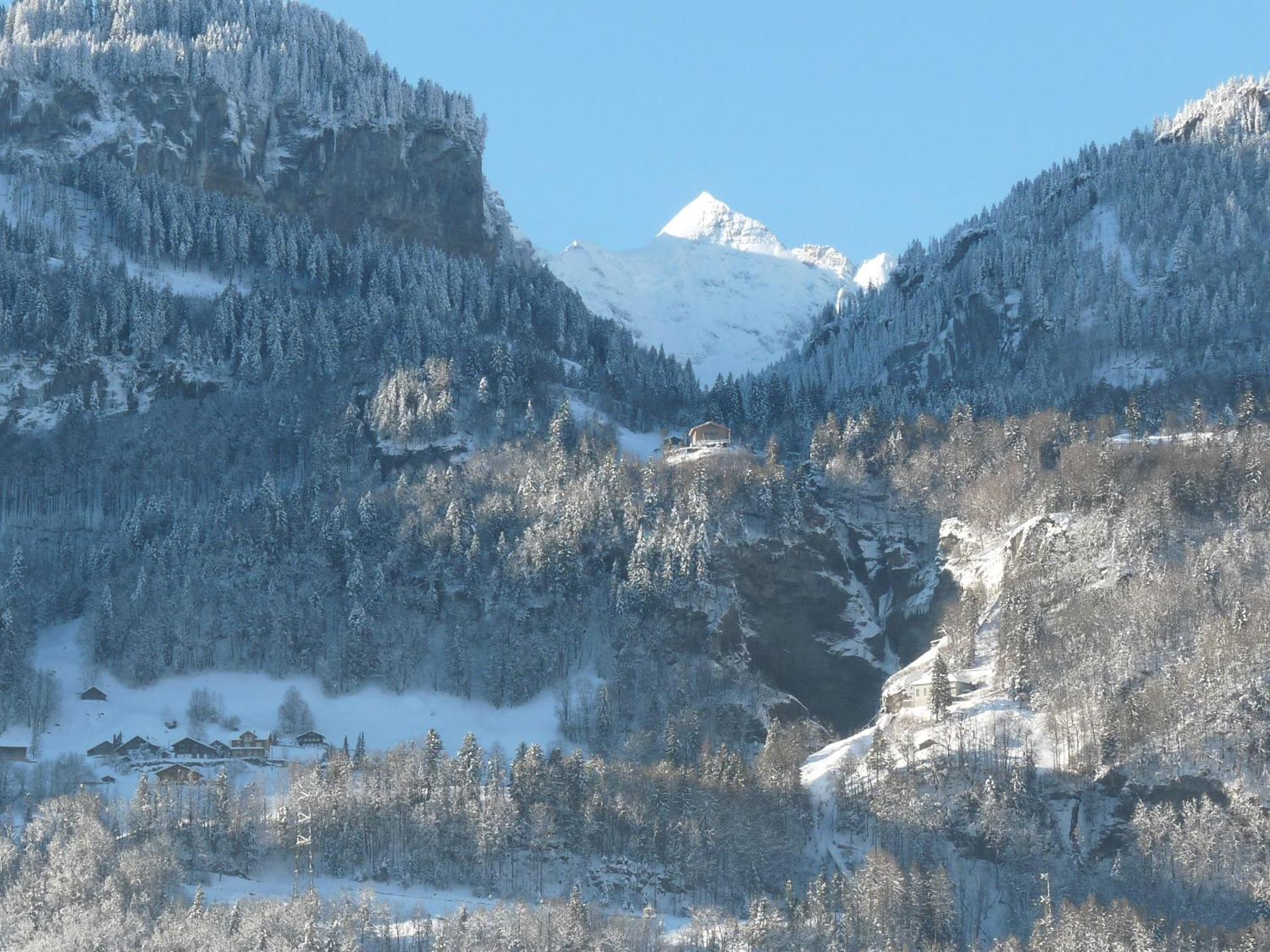 Dunkel Blaue Maus Bed & Breakfast Meiringen Exterior photo