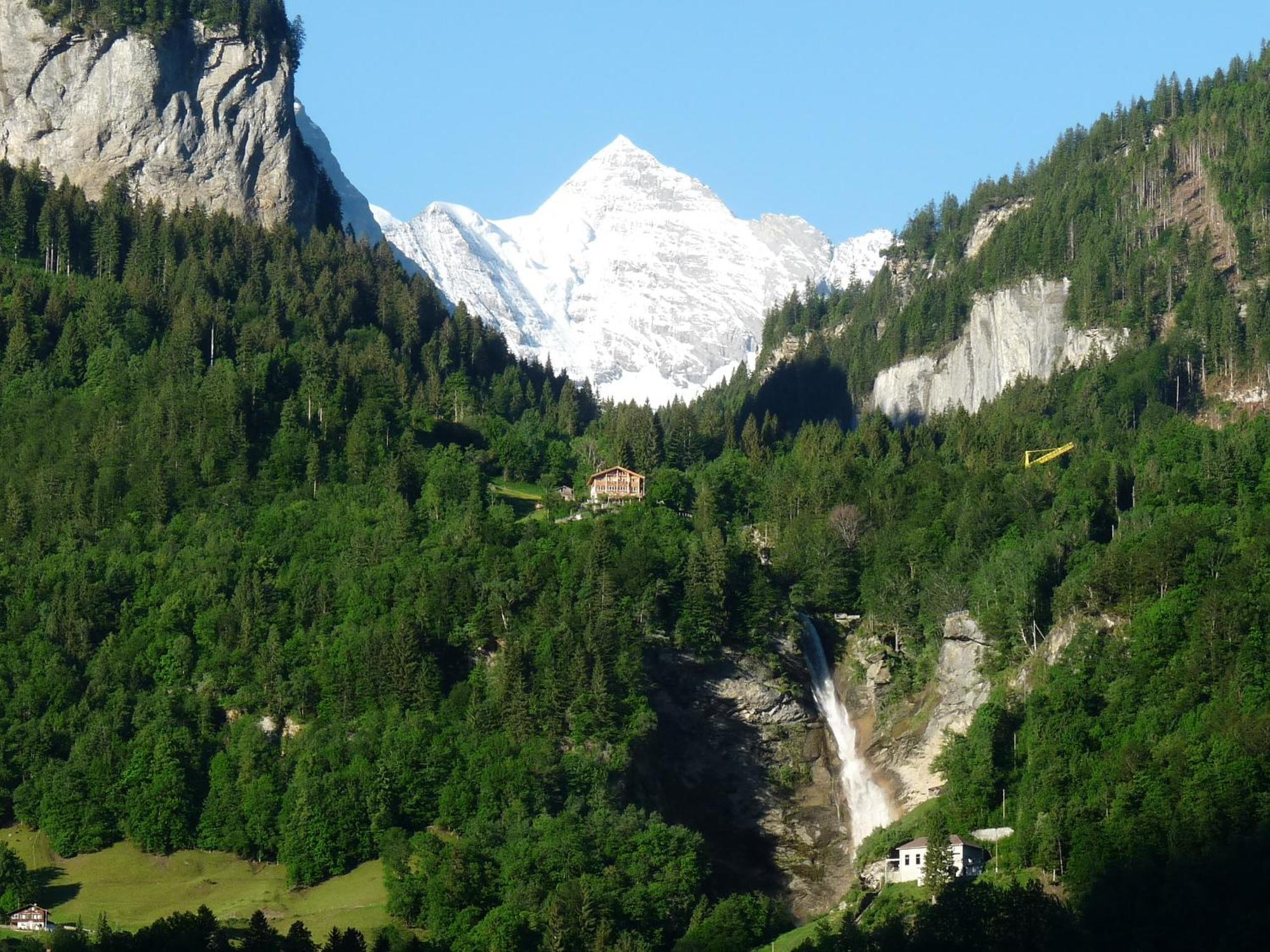 Dunkel Blaue Maus Bed & Breakfast Meiringen Exterior photo