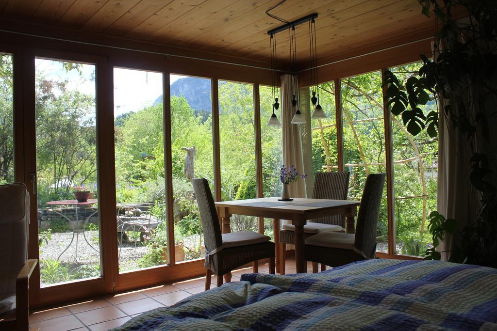 Dunkel Blaue Maus Bed & Breakfast Meiringen Exterior photo