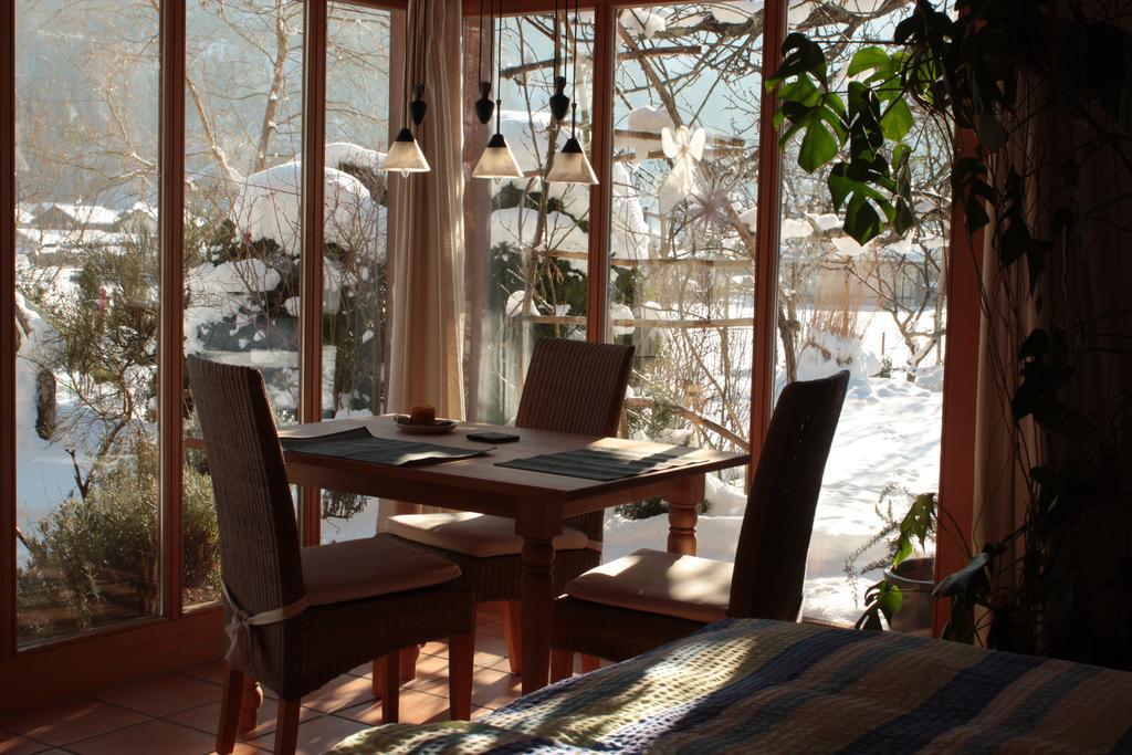 Dunkel Blaue Maus Bed & Breakfast Meiringen Exterior photo
